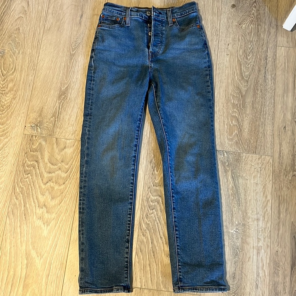 Levi’s Wedgie Straight 26